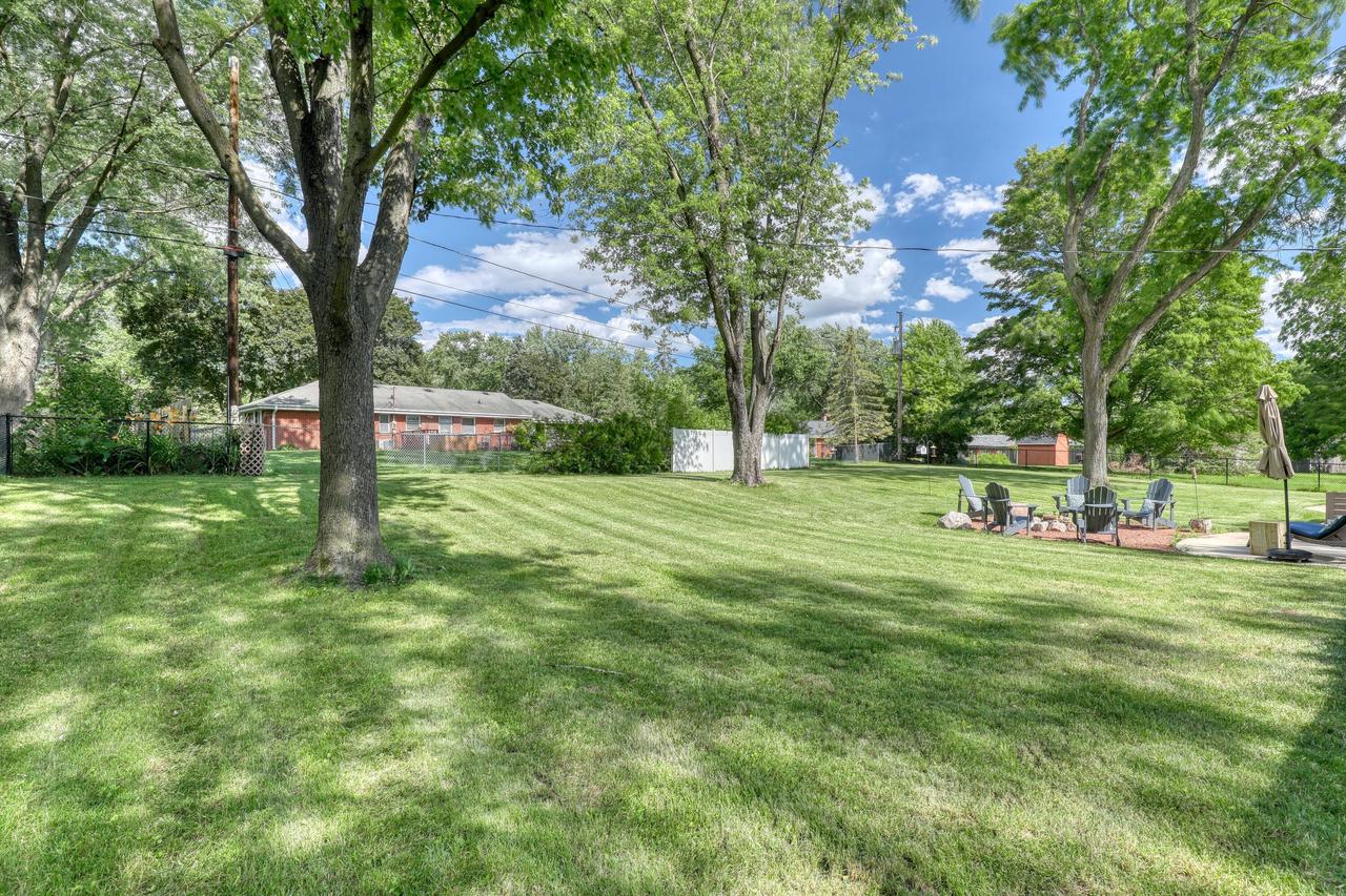 W158N5752 Elmway DRIVE