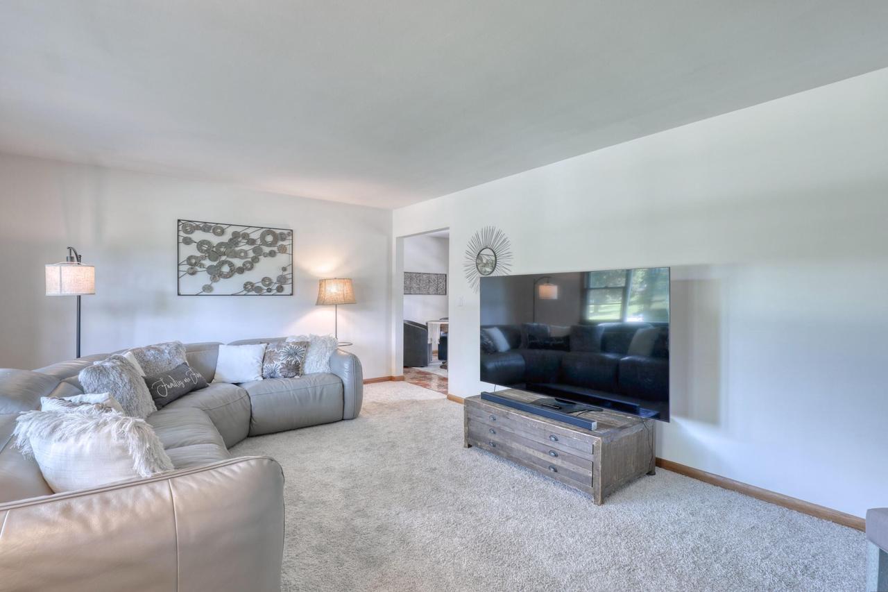 W158N5752 Elmway DRIVE