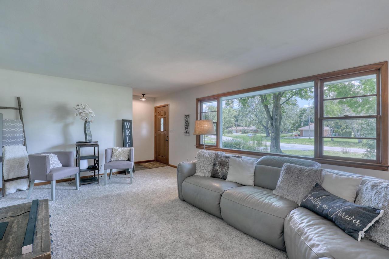 W158N5752 Elmway DRIVE