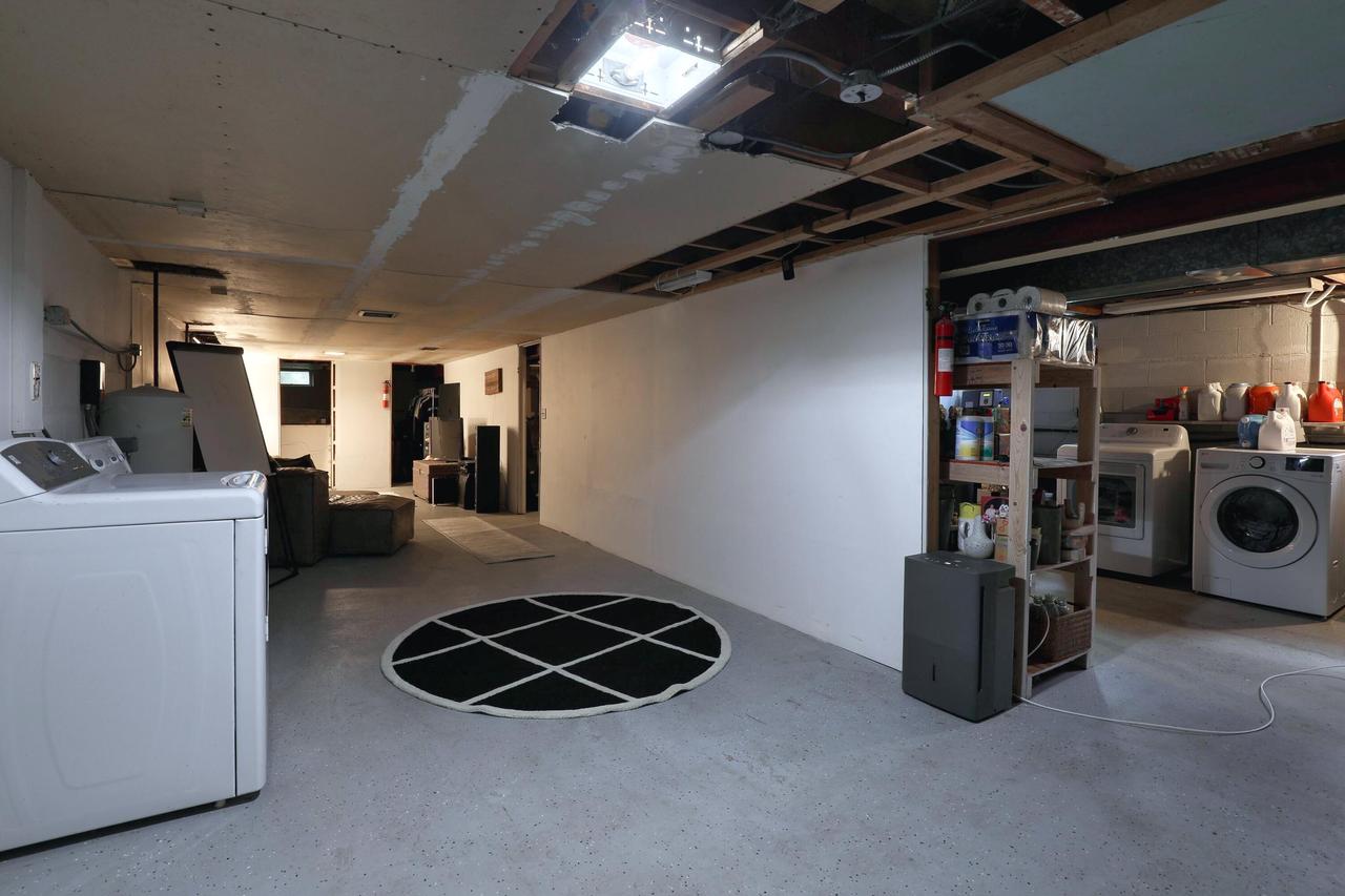 W158N5752 Elmway DRIVE