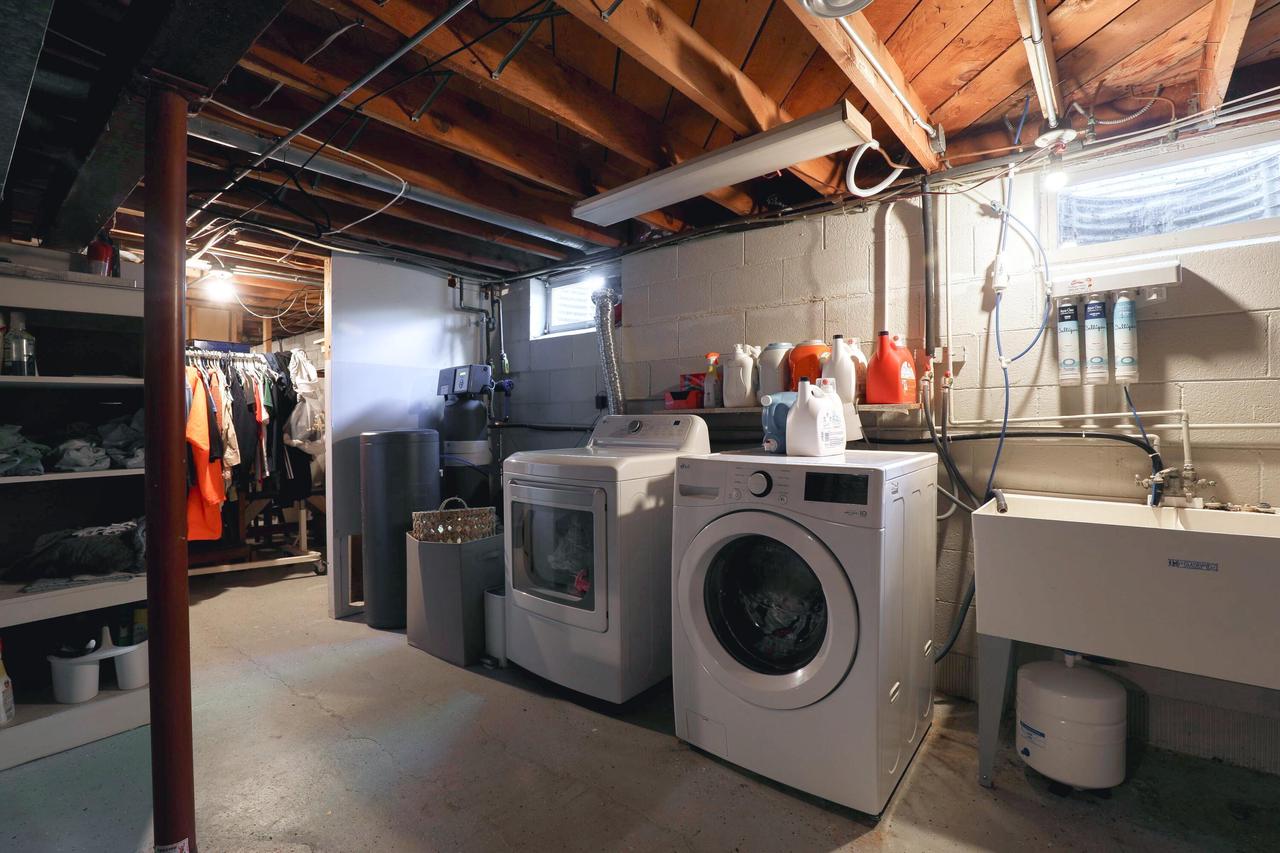 W158N5752 Elmway DRIVE