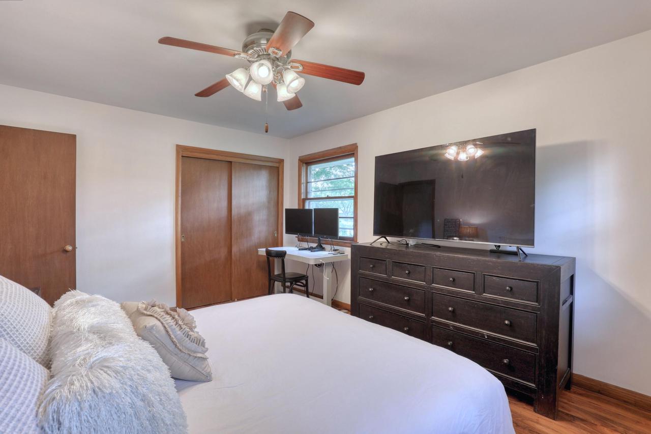 W158N5752 Elmway DRIVE