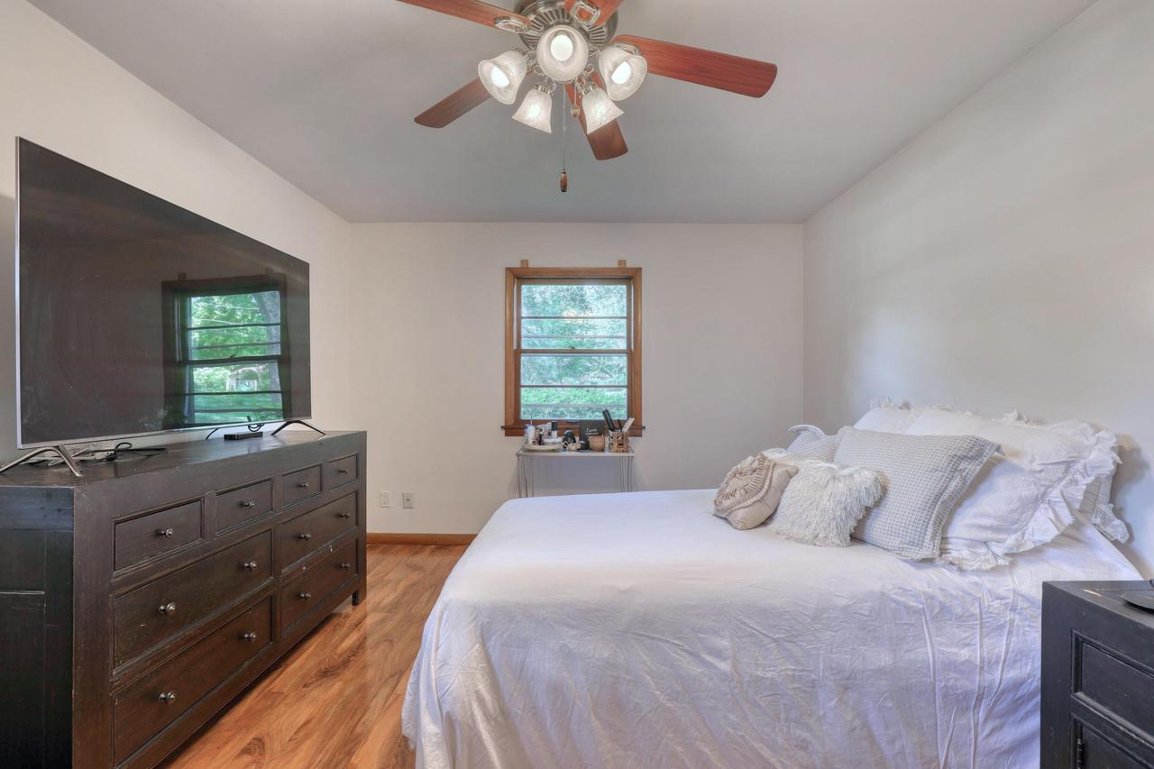 W158N5752 Elmway DRIVE