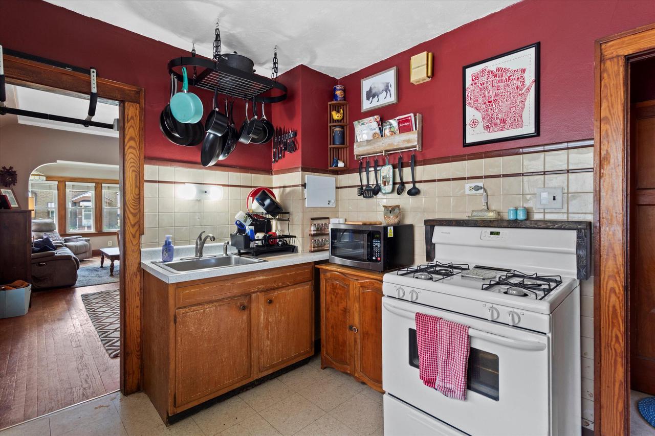 1736 South 69th STREET