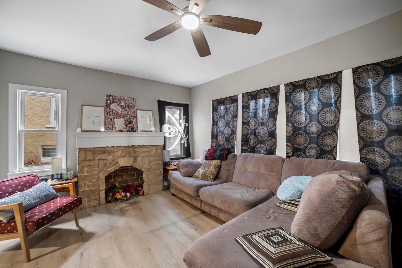 2952 North 56th STREET 2954