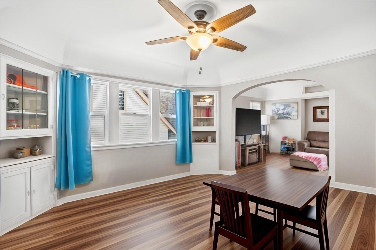 2952 North 56th STREET 2954