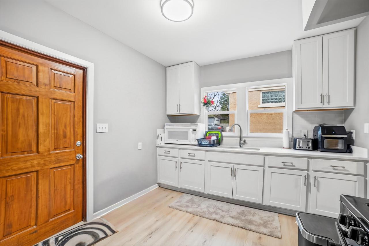 2952 North 56th STREET 2954