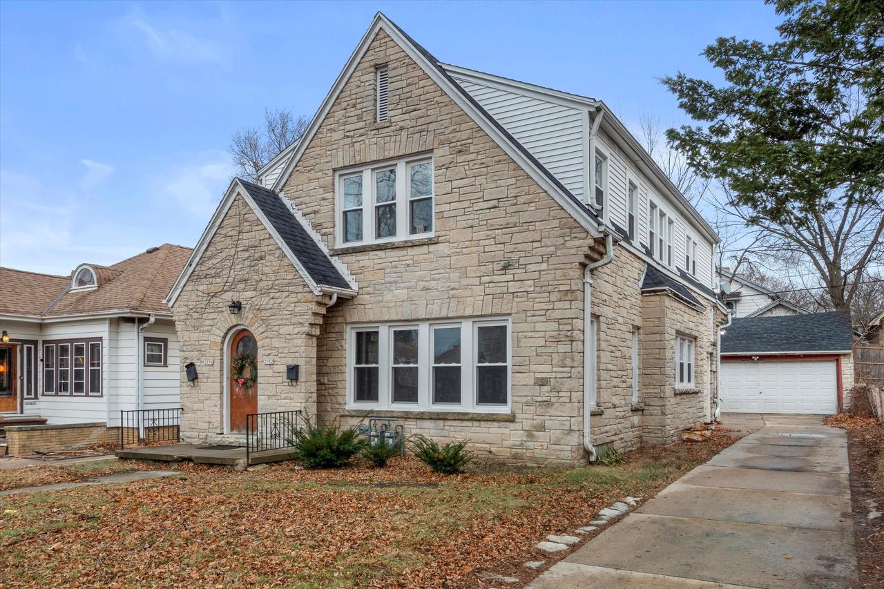 2952 North 56th STREET 2954