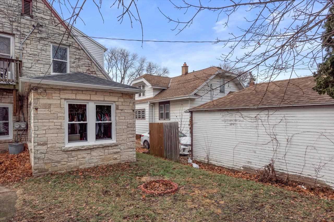 2952 North 56th STREET 2954