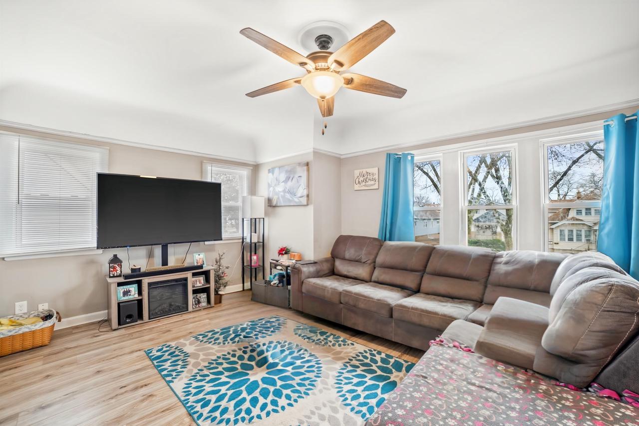 2952 North 56th STREET 2954