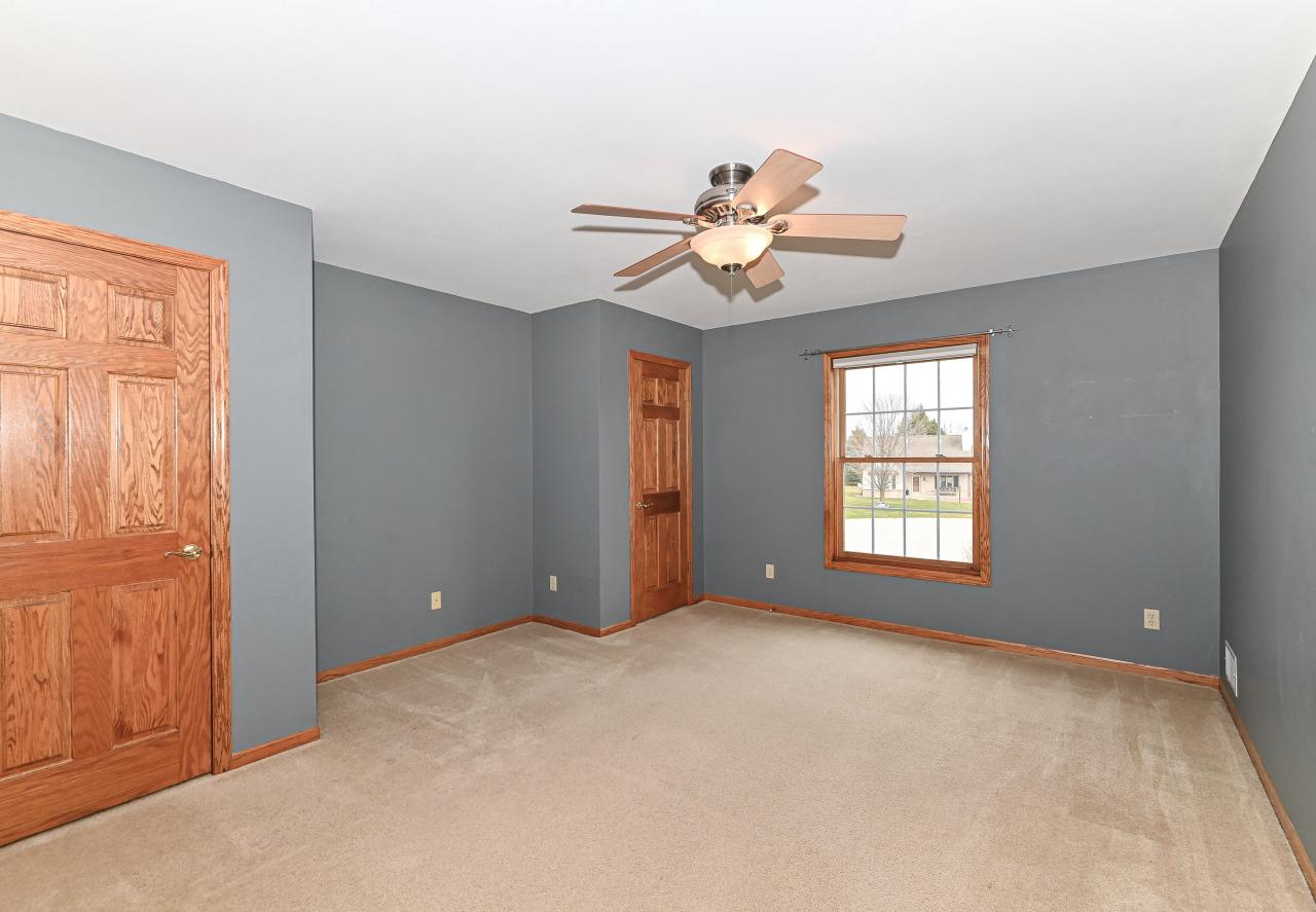 S78W15391 Foxtail CIRCLE