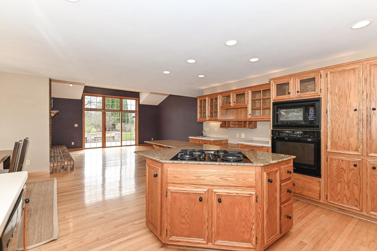 S78W15391 Foxtail CIRCLE