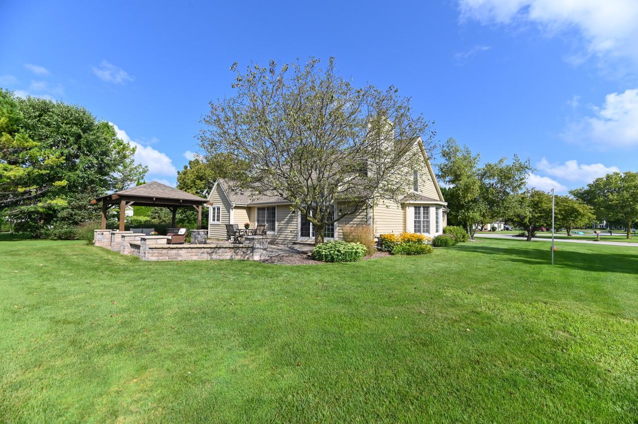 S78W15391 Foxtail CIRCLE