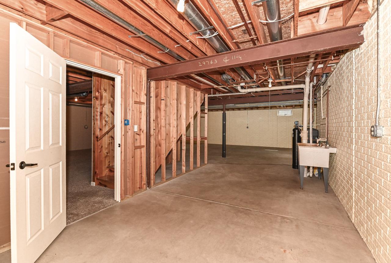 S78W15391 Foxtail CIRCLE