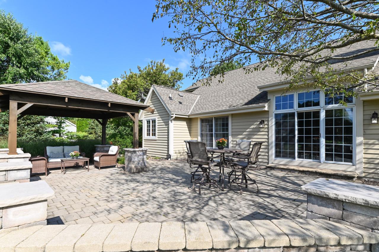 S78W15391 Foxtail CIRCLE