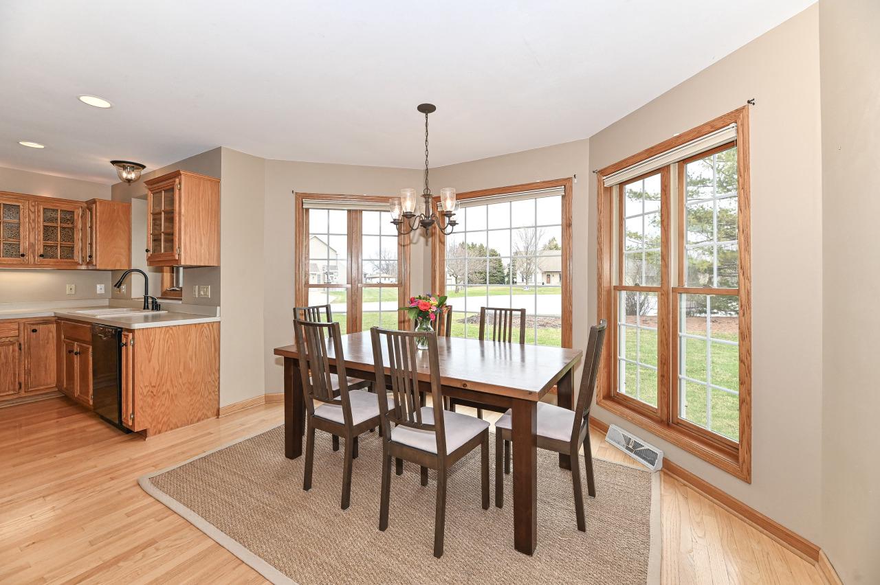 S78W15391 Foxtail CIRCLE