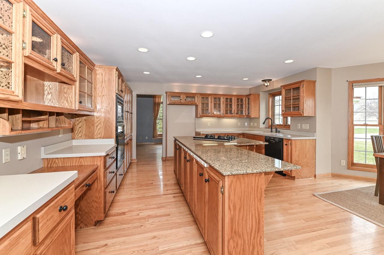 S78W15391 Foxtail CIRCLE