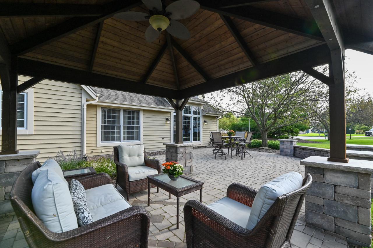 S78W15391 Foxtail CIRCLE