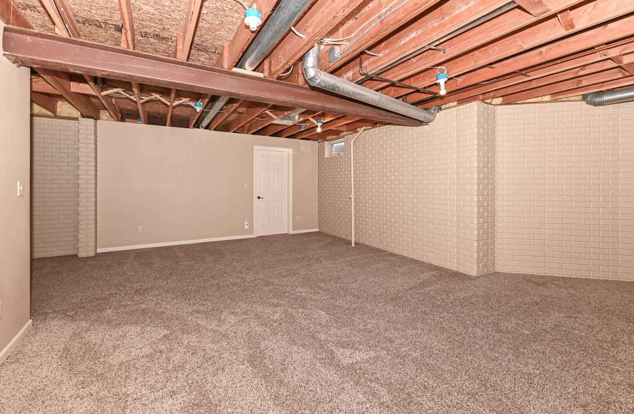 S78W15391 Foxtail CIRCLE