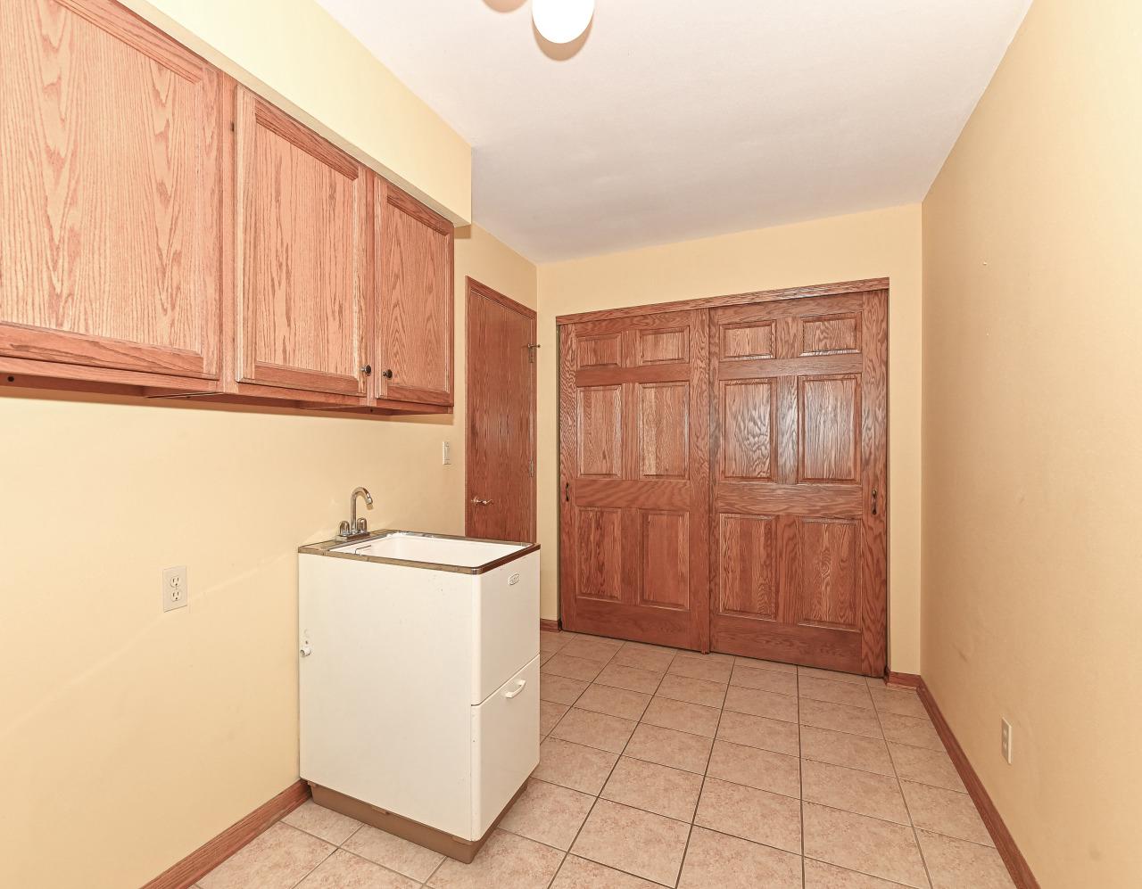 S78W15391 Foxtail CIRCLE