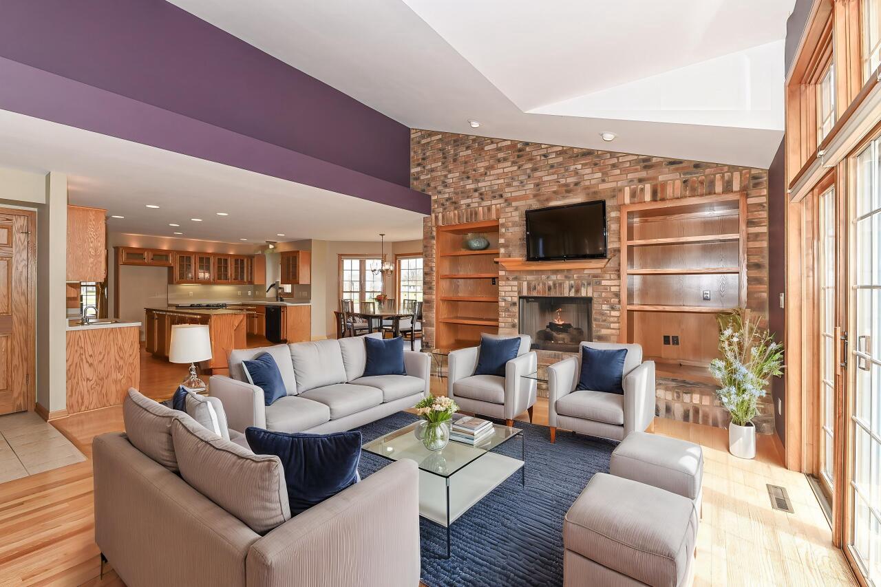 S78W15391 Foxtail CIRCLE