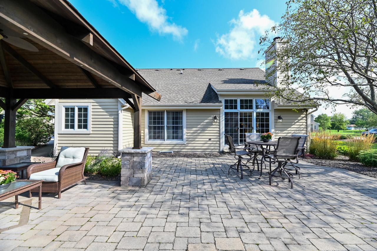 S78W15391 Foxtail CIRCLE