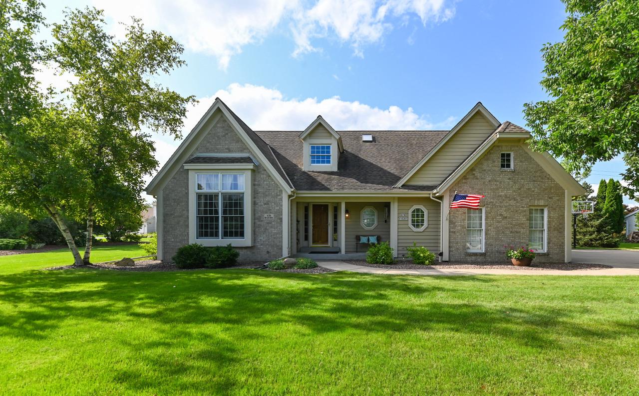 S78W15391 Foxtail CIRCLE