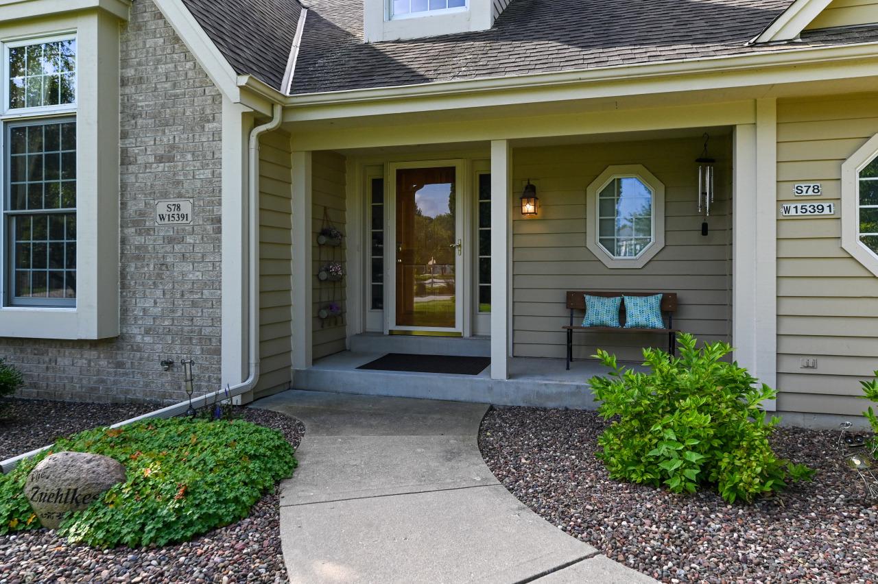 S78W15391 Foxtail CIRCLE