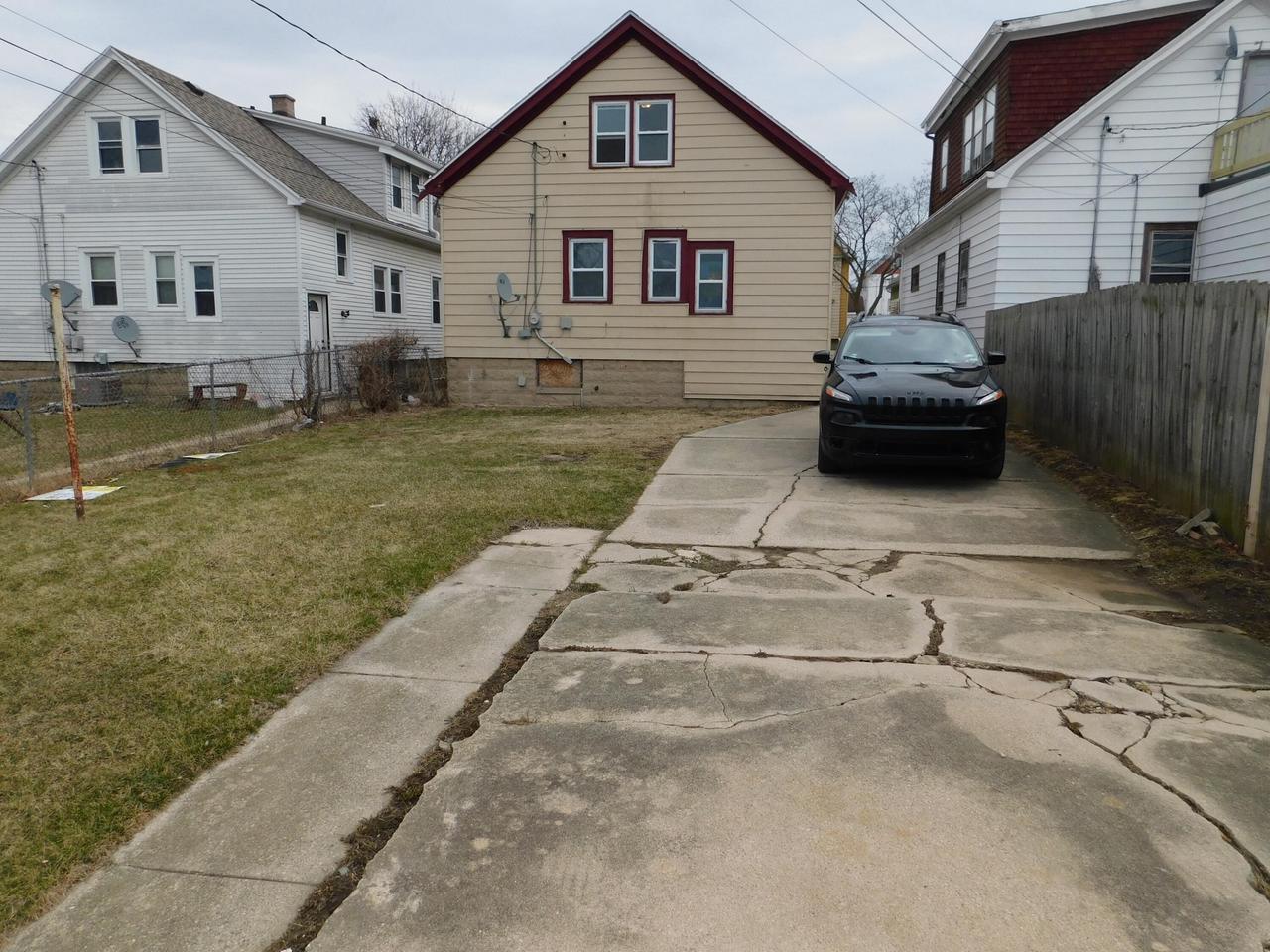 3925 North 14th STREET