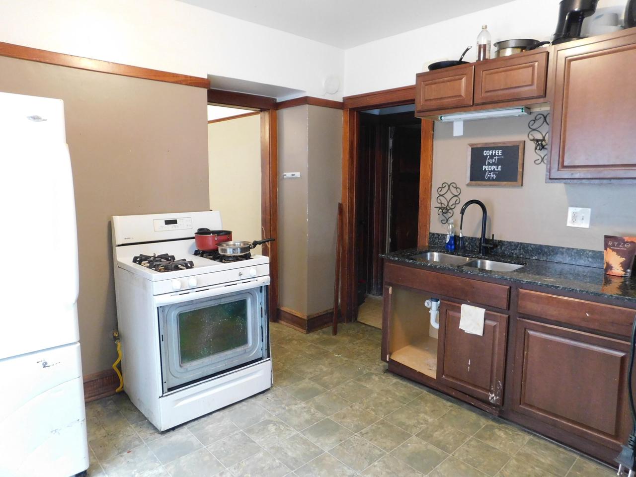 4046 North 6th STREET