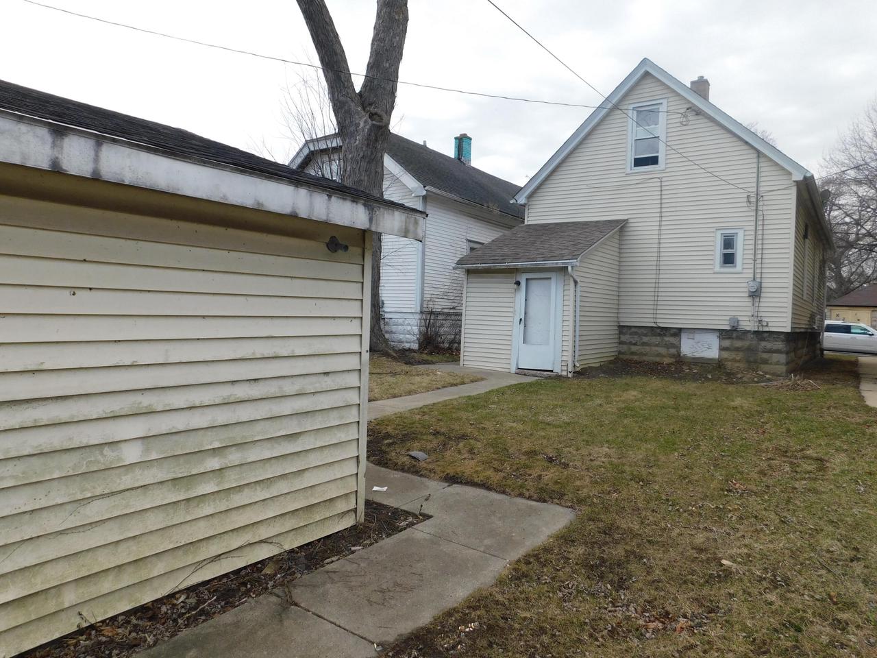 3754 North 6th STREET