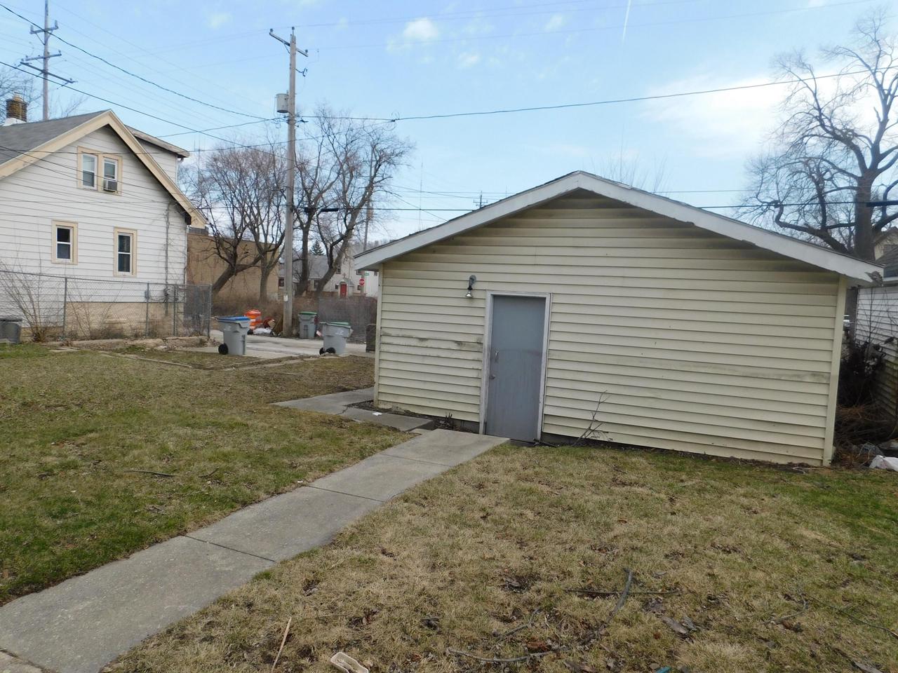 3754 North 6th STREET