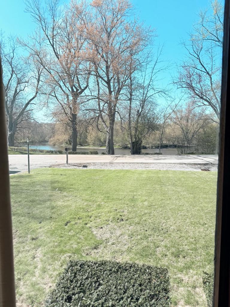 1141 West Acacia ROAD