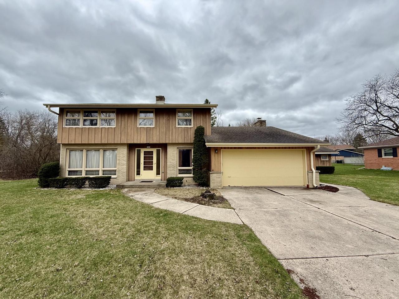 1141 West Acacia ROAD