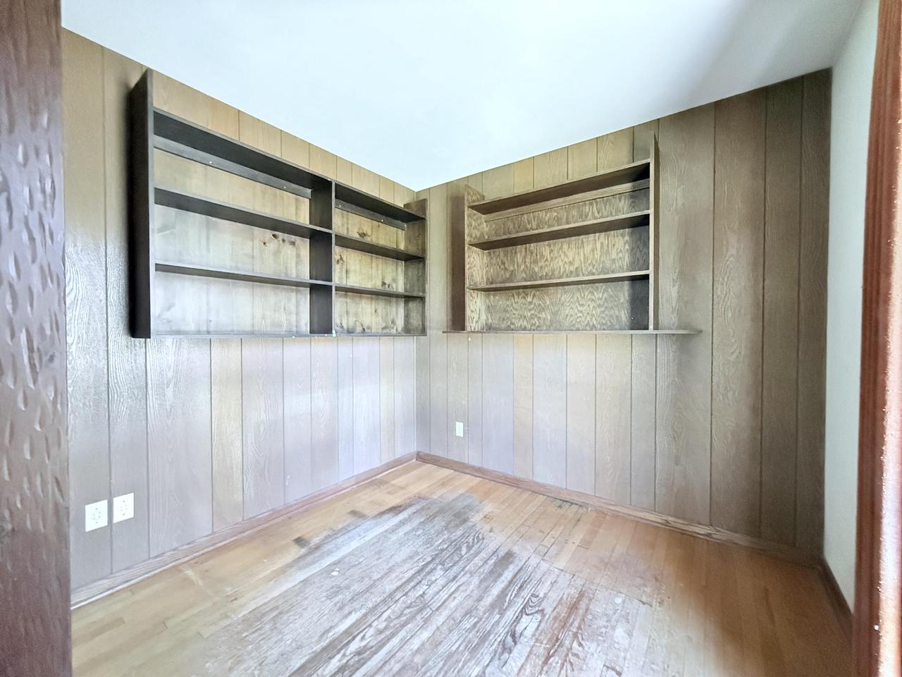 1141 West Acacia ROAD