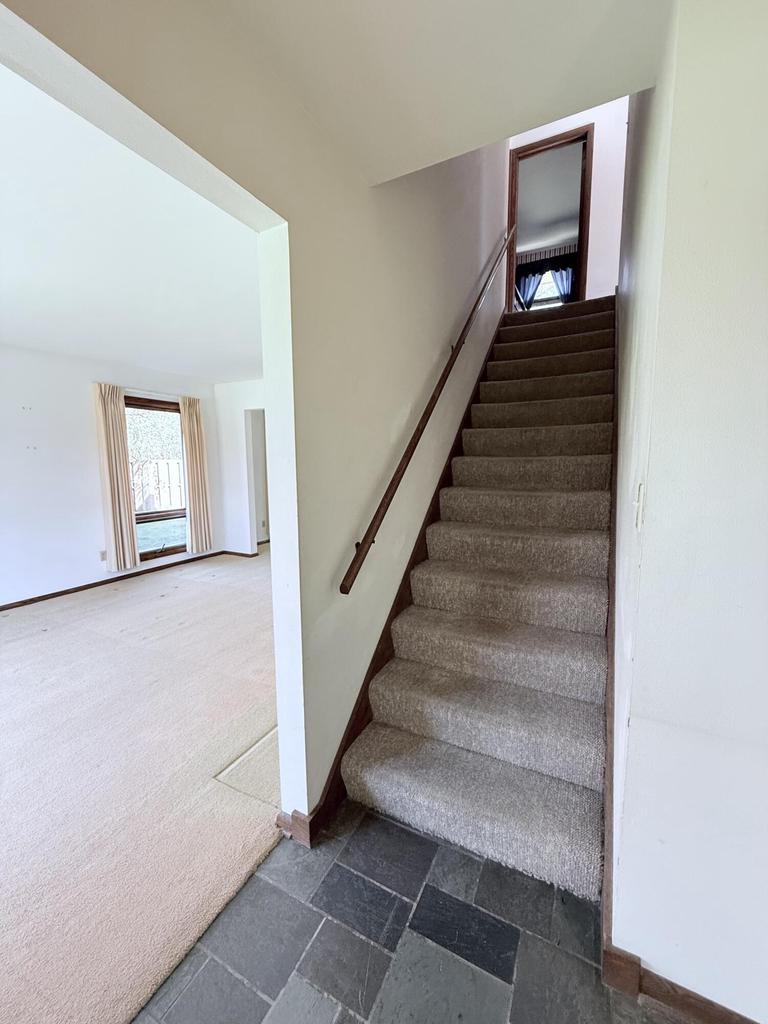 1141 West Acacia ROAD