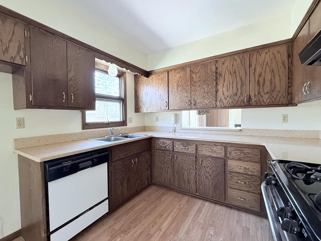 1141 West Acacia ROAD