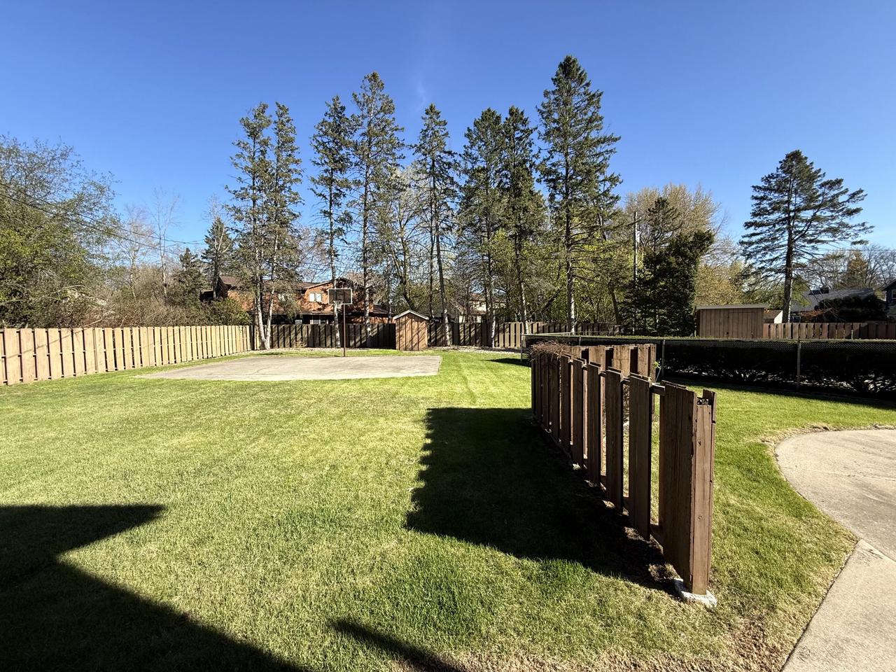 1141 West Acacia ROAD