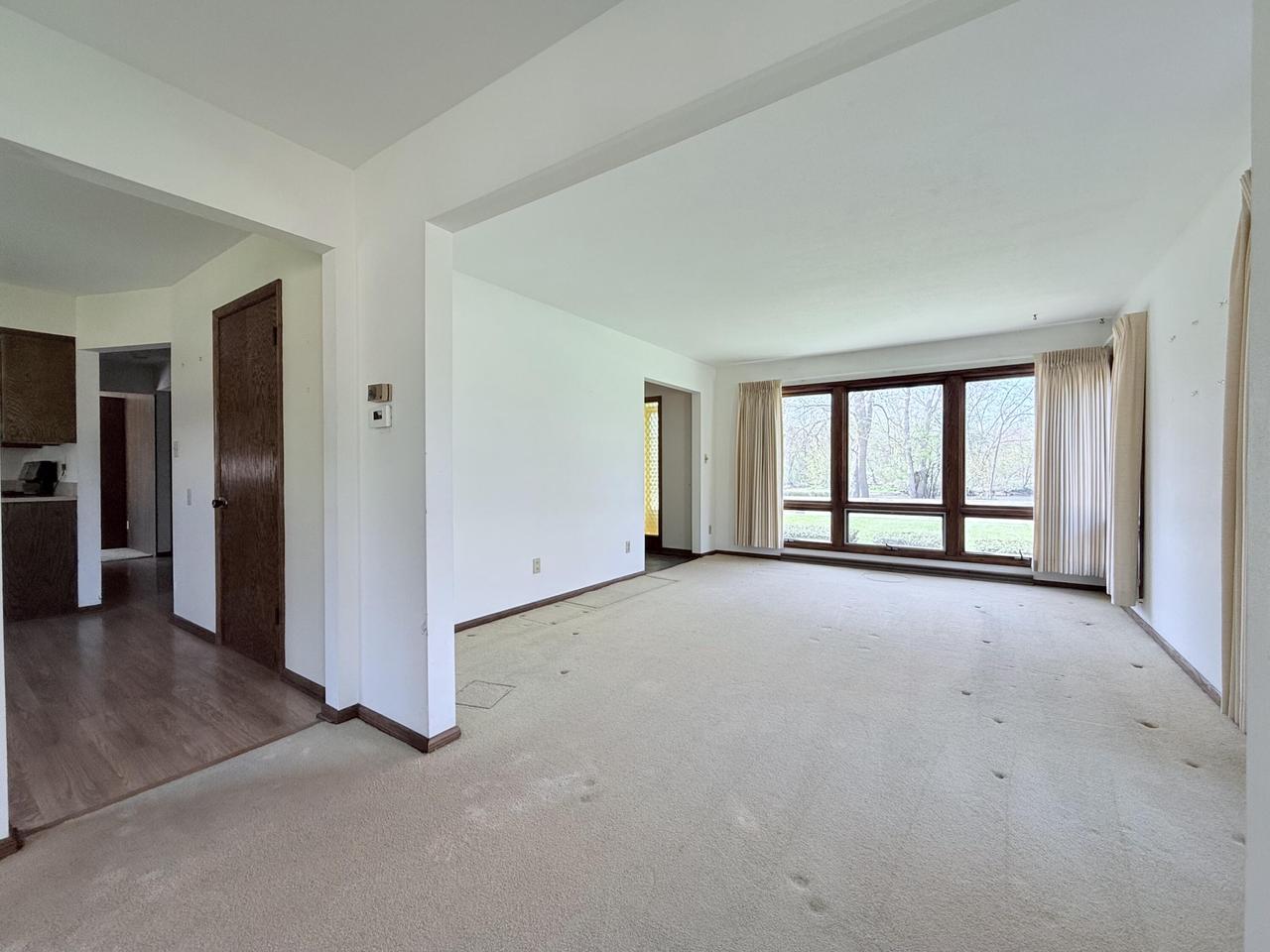 1141 West Acacia ROAD