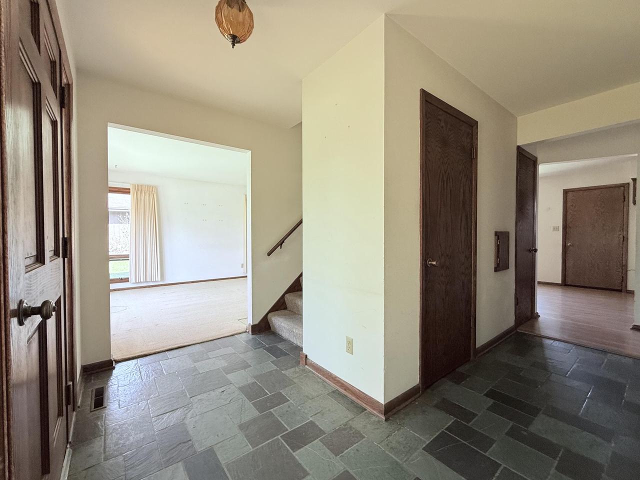 1141 West Acacia ROAD