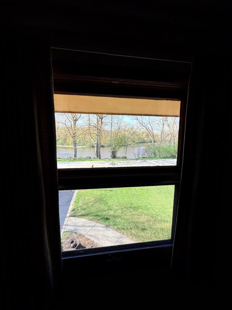 1141 West Acacia ROAD