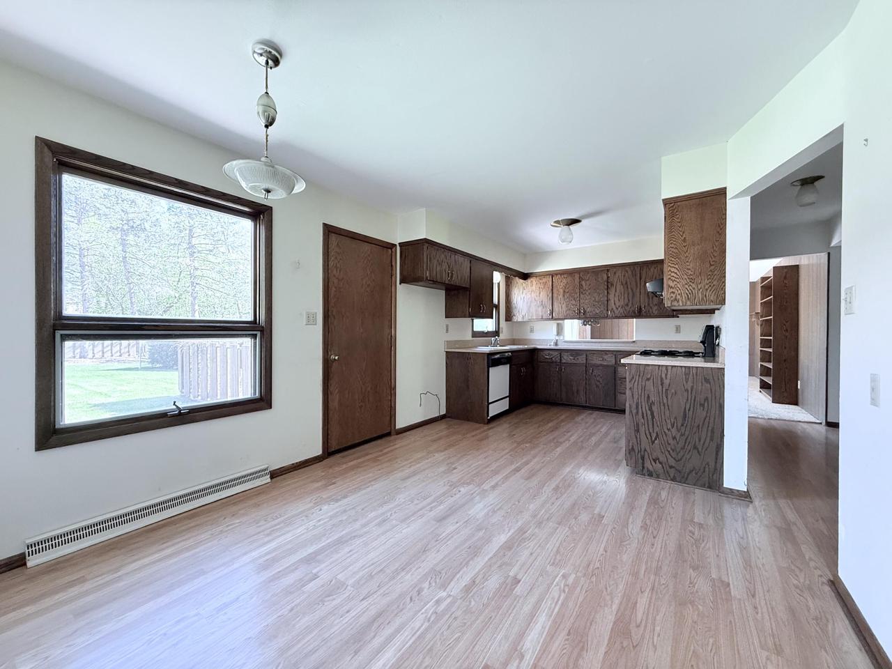 1141 West Acacia ROAD