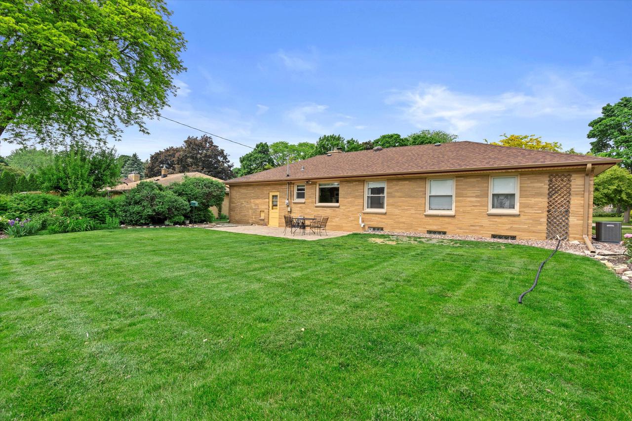 9911 West Argonne DRIVE