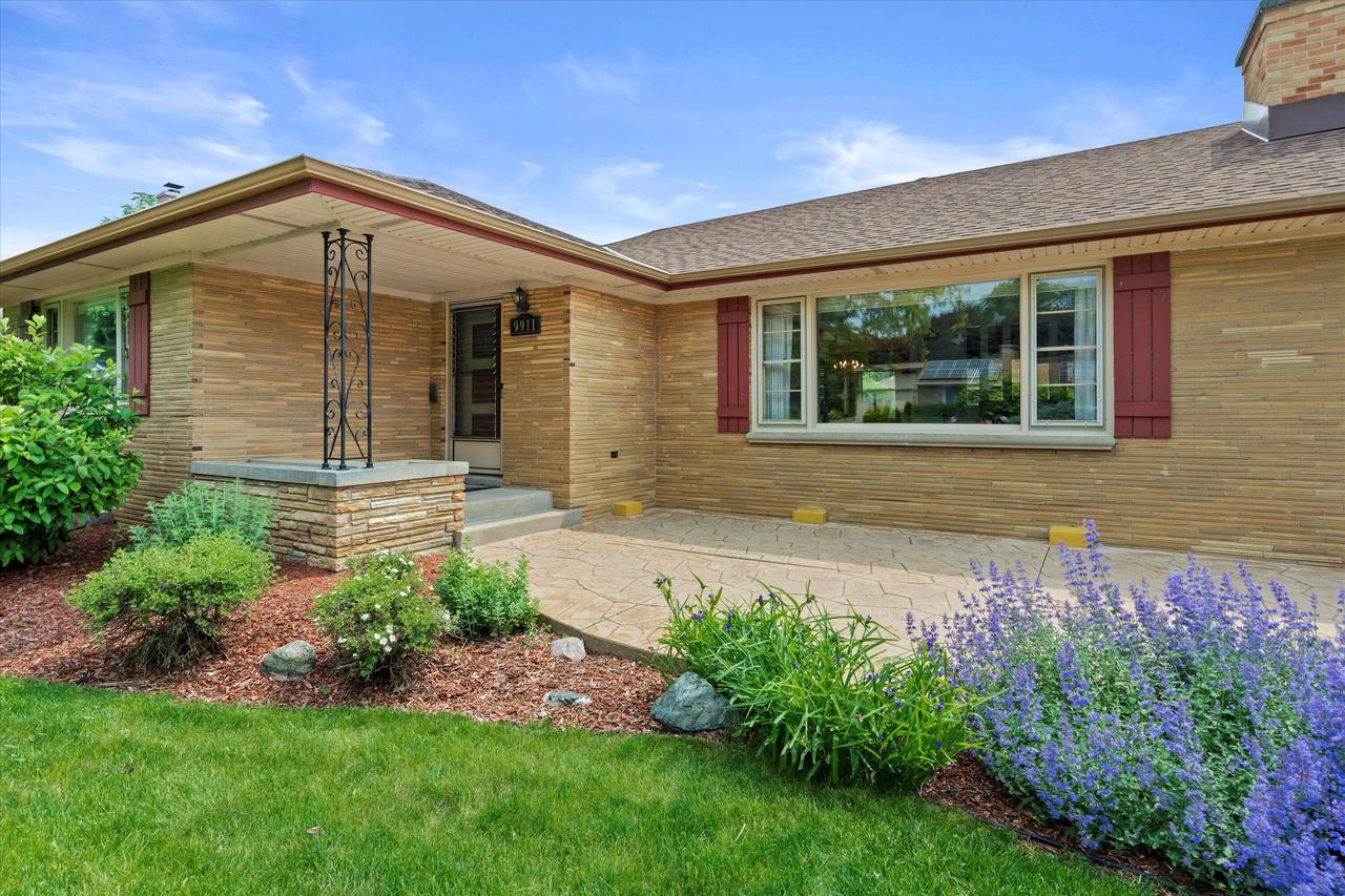 9911 West Argonne DRIVE