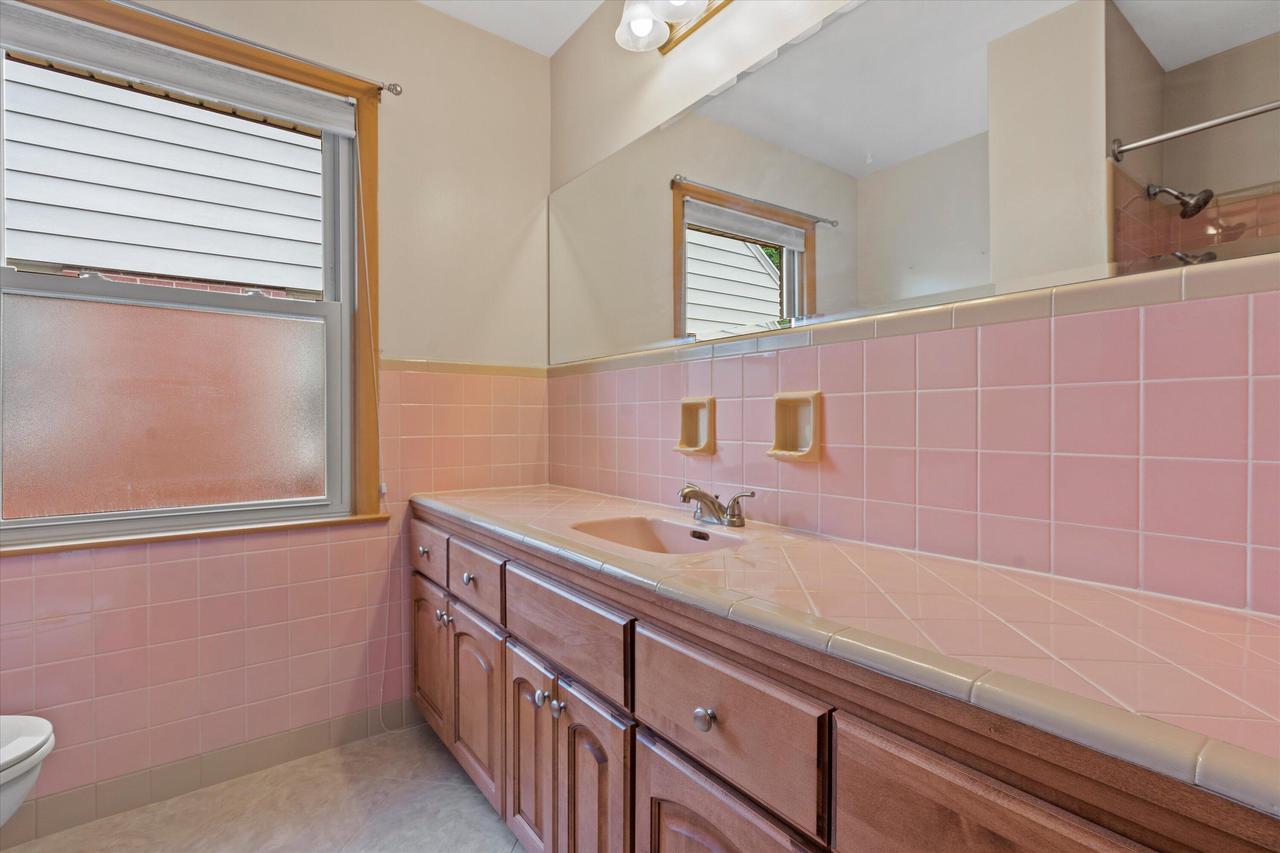 9911 West Argonne DRIVE