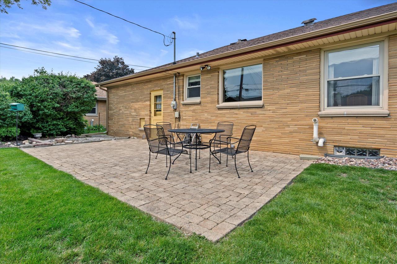 9911 West Argonne DRIVE