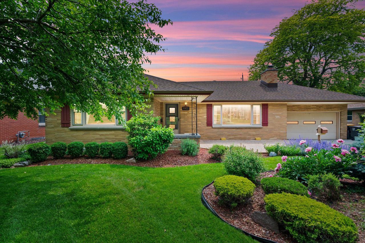 9911 West Argonne DRIVE