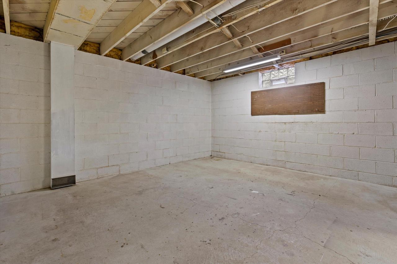 9911 West Argonne DRIVE