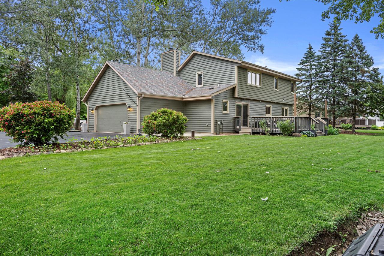 S74W14933 Woods ROAD