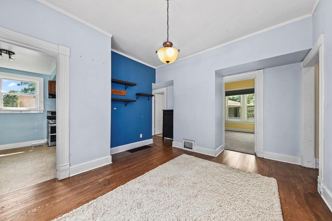 7233 Milwaukee AVENUE 7235